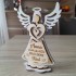 Originálny darček na krstiny v podobe dreveného anjela s gravírovaným menom