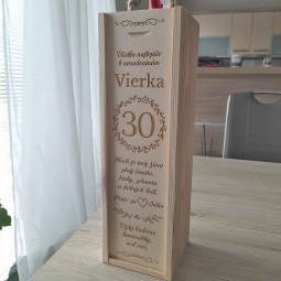 Drevený gravírovaný box na fľašu vína na mieru s vlastným venovaním