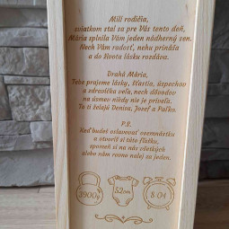 Originálne drevené darčeky pre rodičov ku narodeniu bábätka