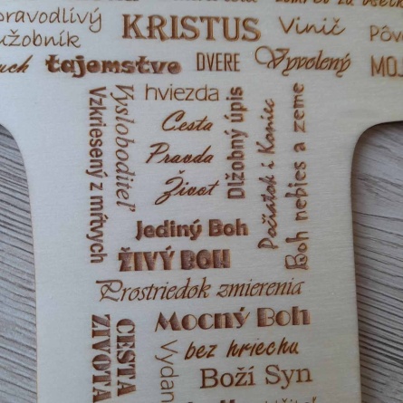Výroba a predaj drevených krížov s gravírovaním