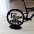 Personalizované darčeky k okrúhlym narodeninám čierny plastový horský bicykel s menom a číslom