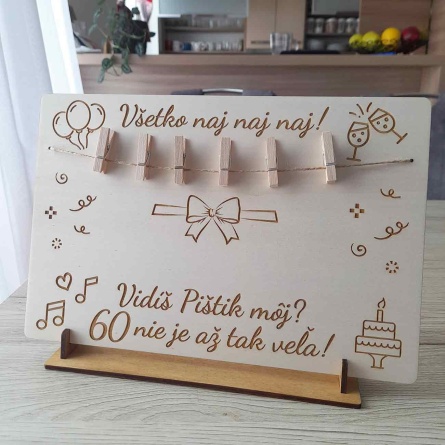 Originálna drevená tabuľka na peniaze vidíš, 60 nie je až tak veľa! v rozmere A4 bude originálnym darčekom k narodeninám