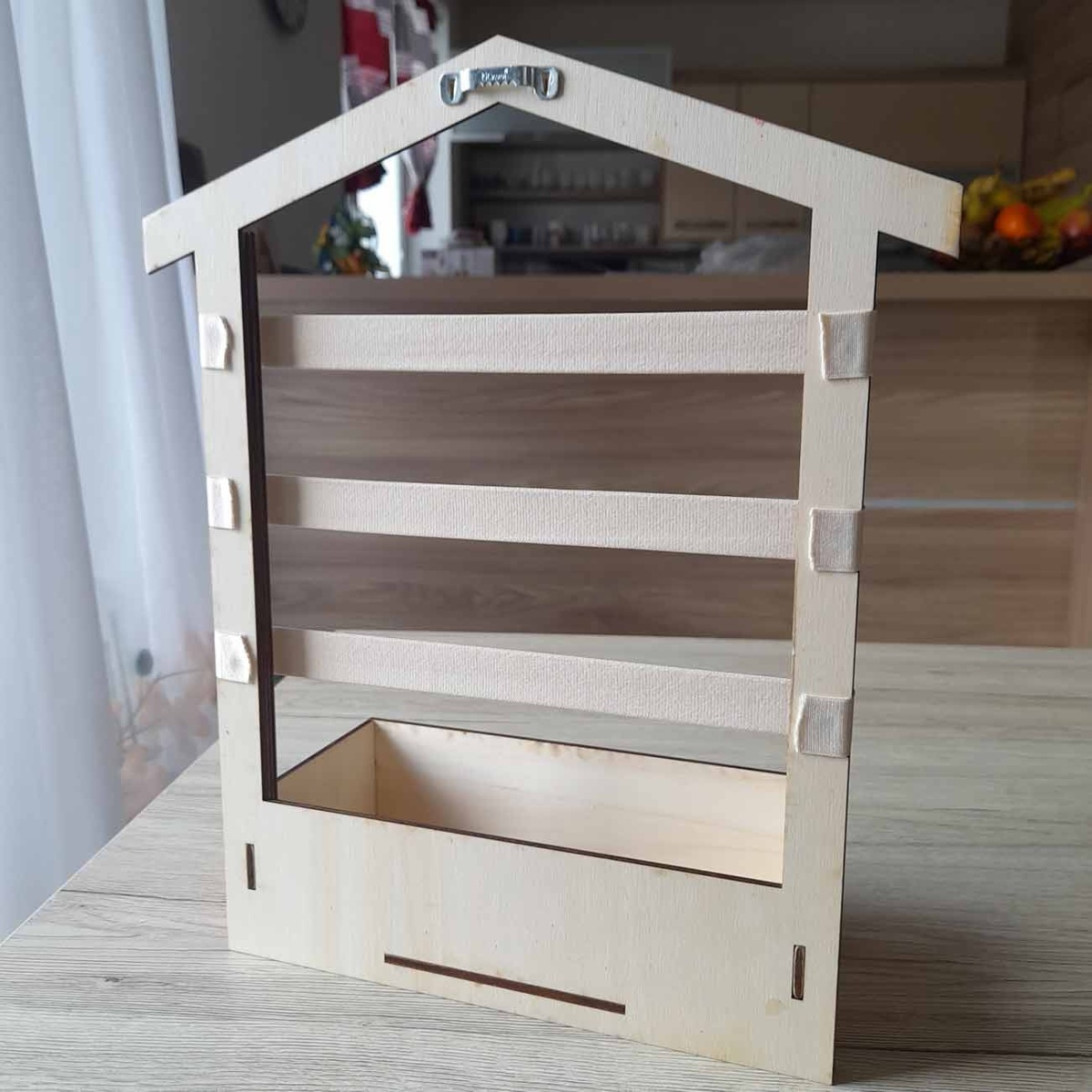Držiak na sponky do vlasov s menom do detskej izby bude originálnym darčekom k narodeninám pre dievčatko
