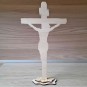Ježiš na kríži Stojaca drevená dekorácia