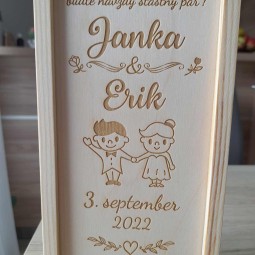 Originálne drevené darčeky pre svadobčanov