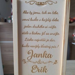 Svadobný gravírovaný box na fľašu vína, originálny darček pre mladomanželov