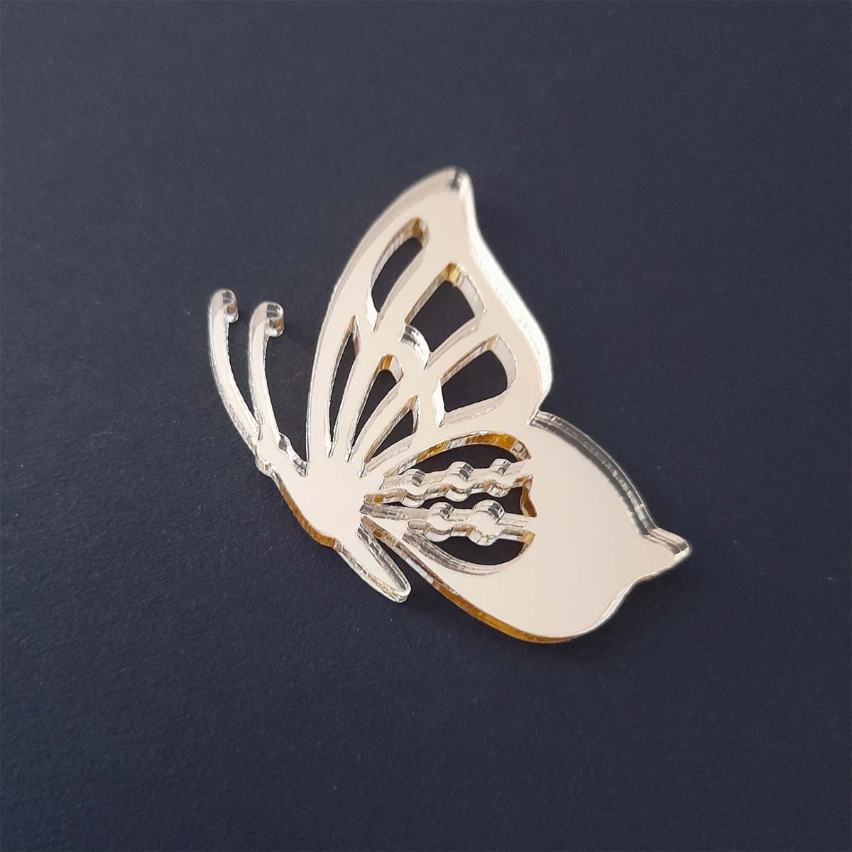 Zlatý Motýľ krásna ozdoba na tortu vyrezávaná laserom