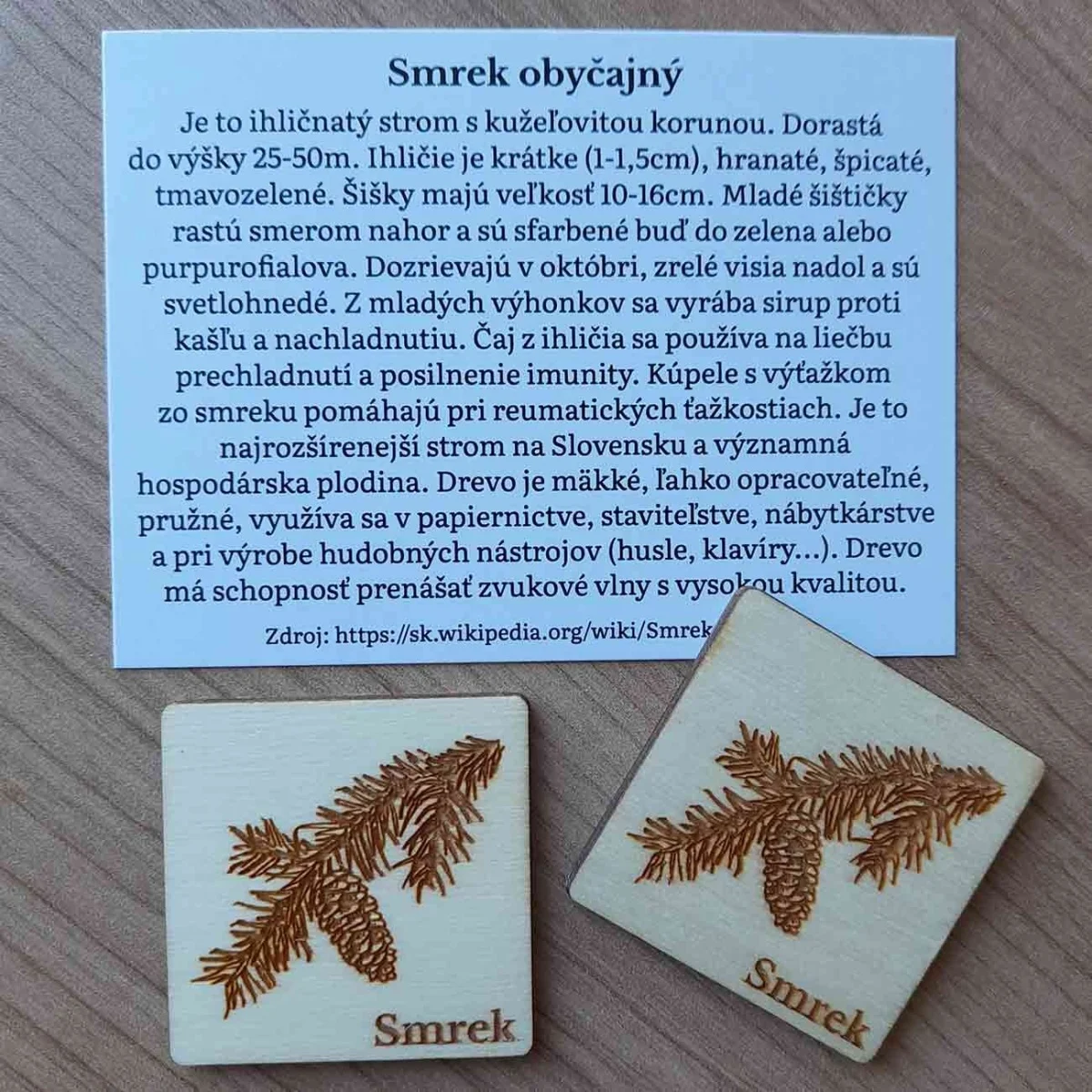 Drevené pexeso s gravírovanými ilustráciami stromov rastúcich na Slovensku a papierovými náučnými kartičkami