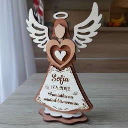 Drevený anjel na birmovku s menom a dátumom